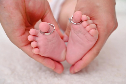 宣城宝宝脸上长黑点